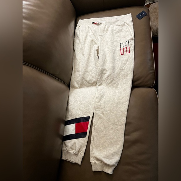 Tommy Hilfiger Kids Light Beige Joggers with Logo - Picture 5 of 17